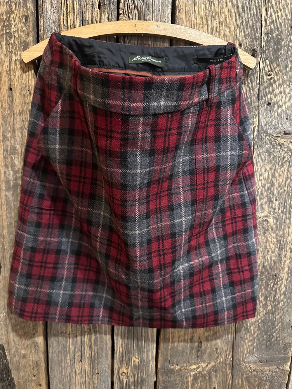 Eddie Bauer Mercer Fit Wool Plaid Mini Skirt – Red, Black & Gray
